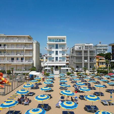 Hotel Boston 3 Stelle Superior Frontemare Lido di Jesolo Dış mekan fotoğraf