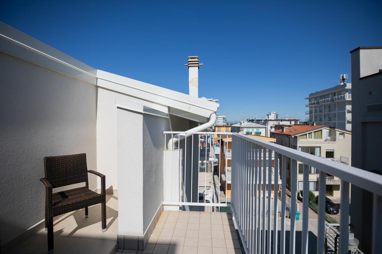 Hotel Boston 3 Stelle Superior Frontemare Lido di Jesolo Dış mekan fotoğraf