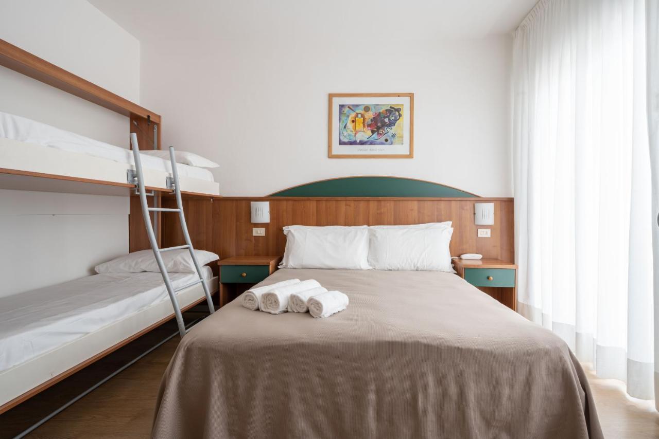 Hotel Boston 3 Stelle Superior Frontemare Lido di Jesolo Dış mekan fotoğraf