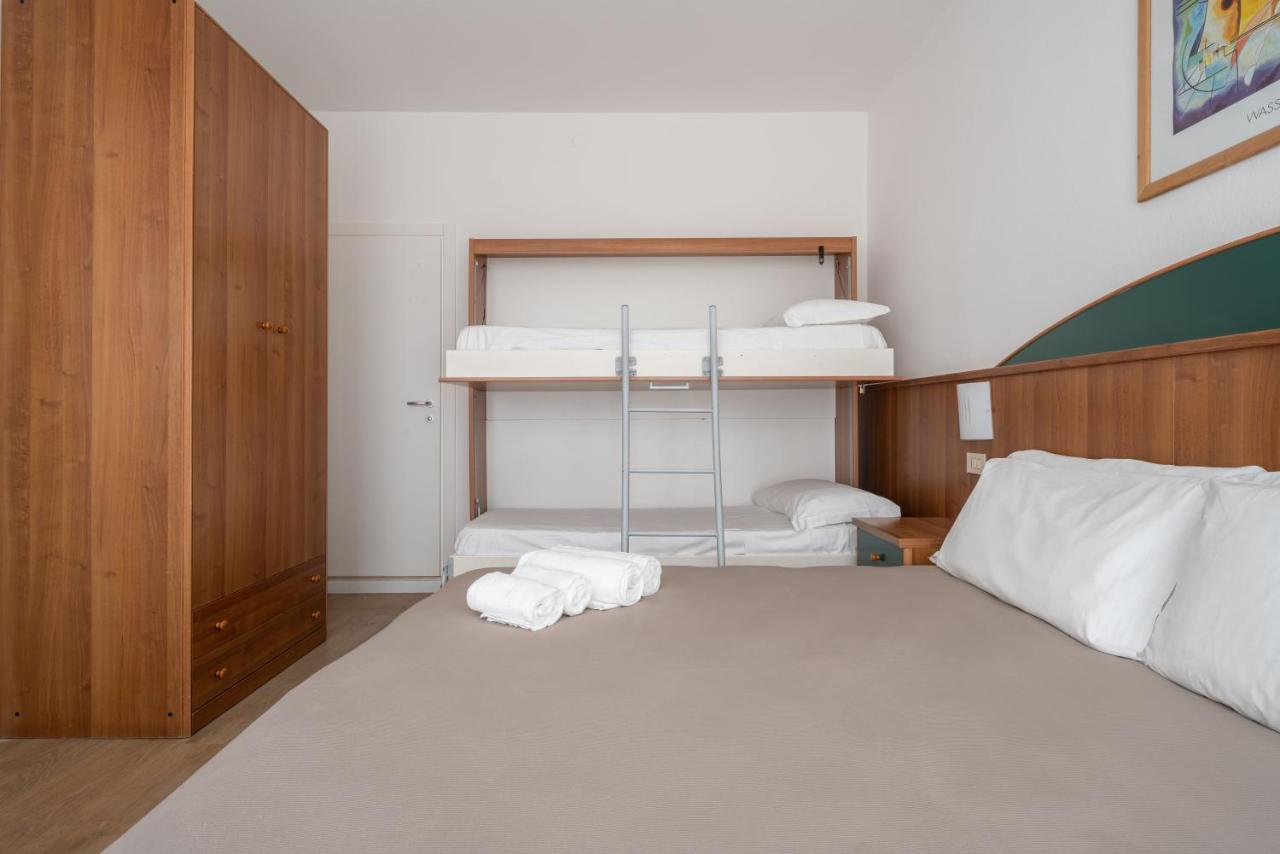 Hotel Boston 3 Stelle Superior Frontemare Lido di Jesolo Dış mekan fotoğraf