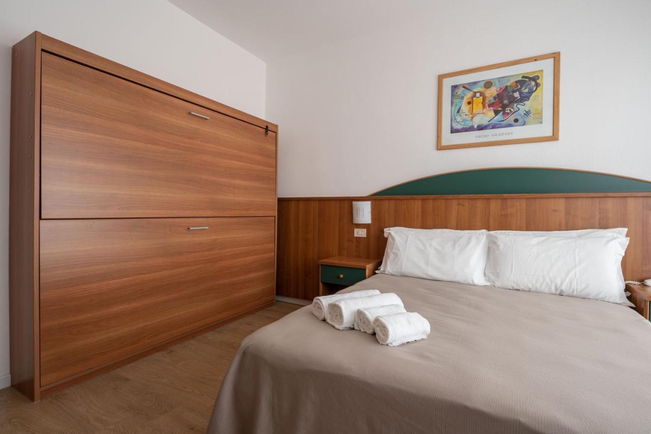 Hotel Boston 3 Stelle Superior Frontemare Lido di Jesolo Dış mekan fotoğraf