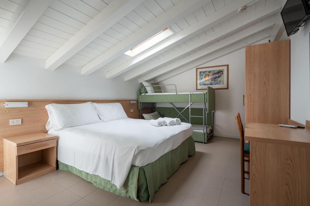 Hotel Boston 3 Stelle Superior Frontemare Lido di Jesolo Dış mekan fotoğraf