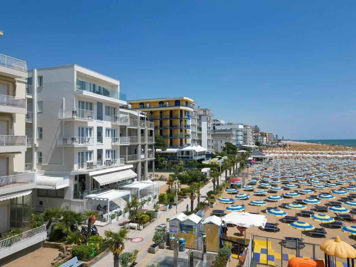 Hotel Boston 3 Stelle Superior Frontemare Lido di Jesolo Dış mekan fotoğraf
