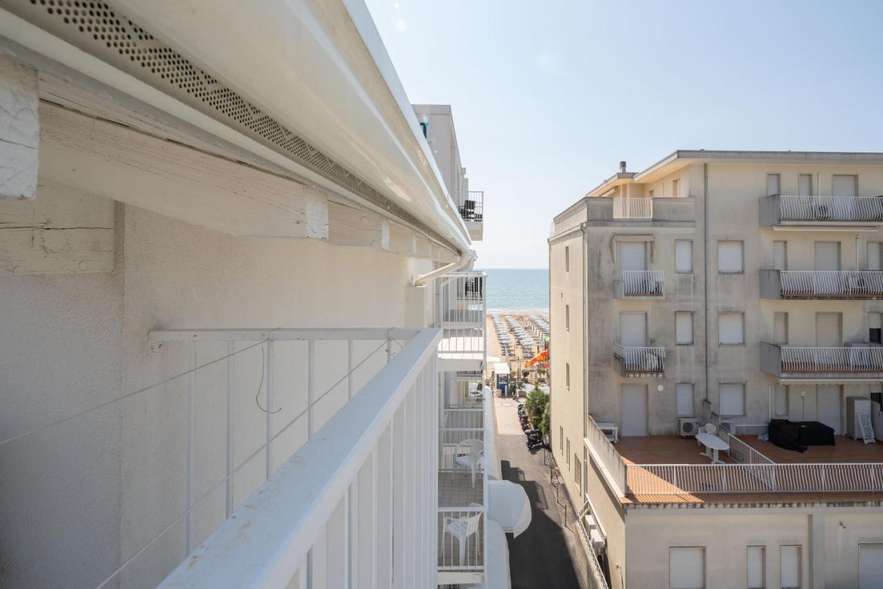 Hotel Boston 3 Stelle Superior Frontemare Lido di Jesolo Dış mekan fotoğraf