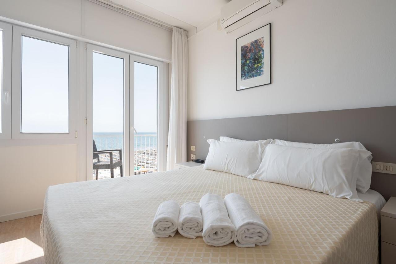 Hotel Boston 3 Stelle Superior Frontemare Lido di Jesolo Dış mekan fotoğraf