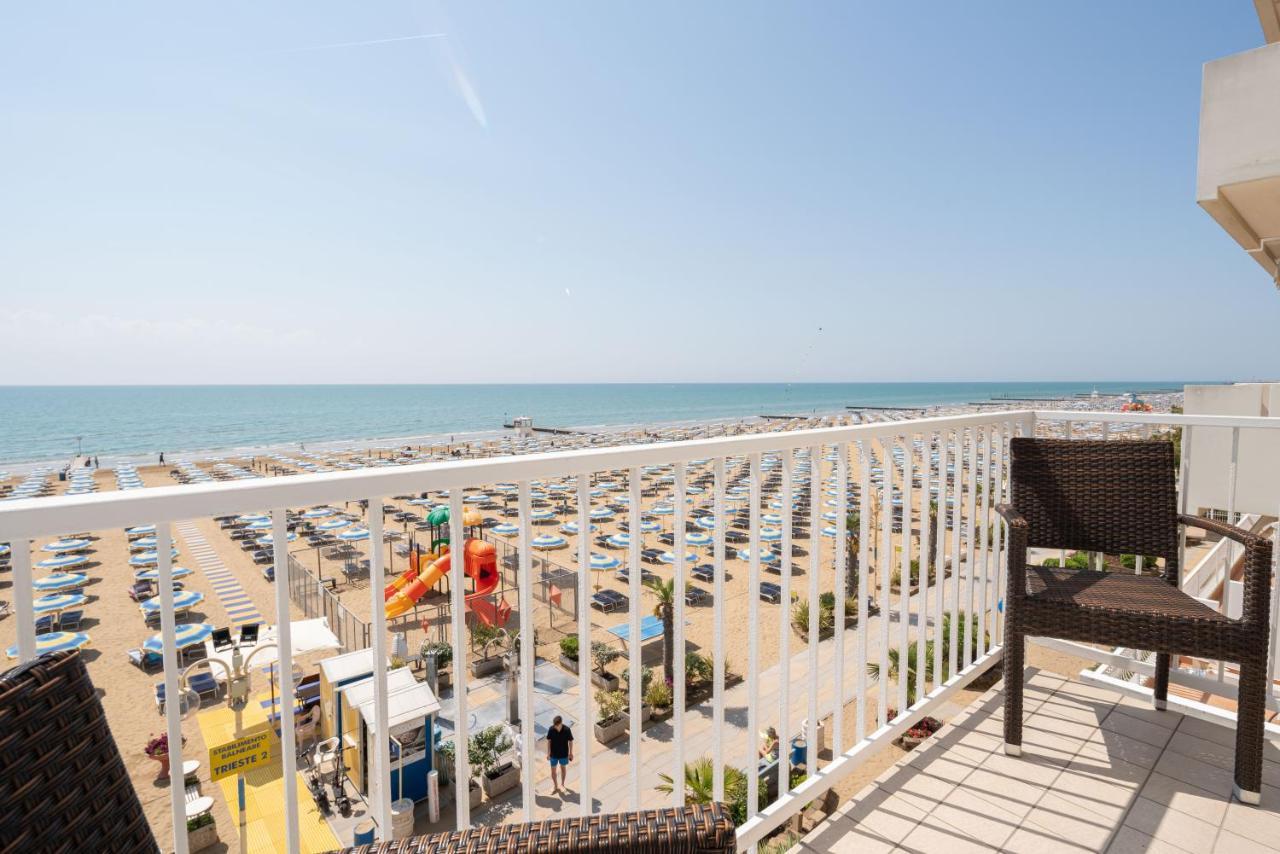 Hotel Boston 3 Stelle Superior Frontemare Lido di Jesolo Dış mekan fotoğraf