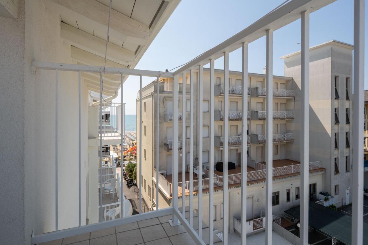 Hotel Boston 3 Stelle Superior Frontemare Lido di Jesolo Dış mekan fotoğraf